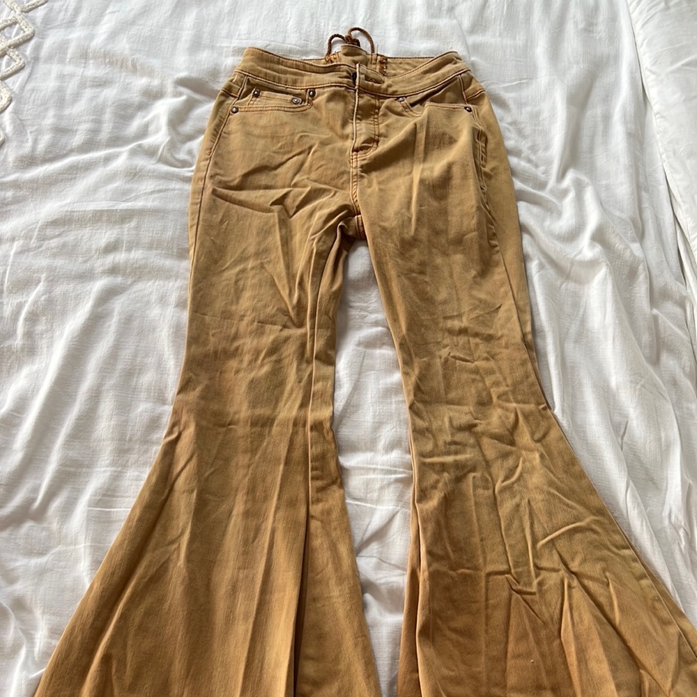Worn a couple times, great condition!